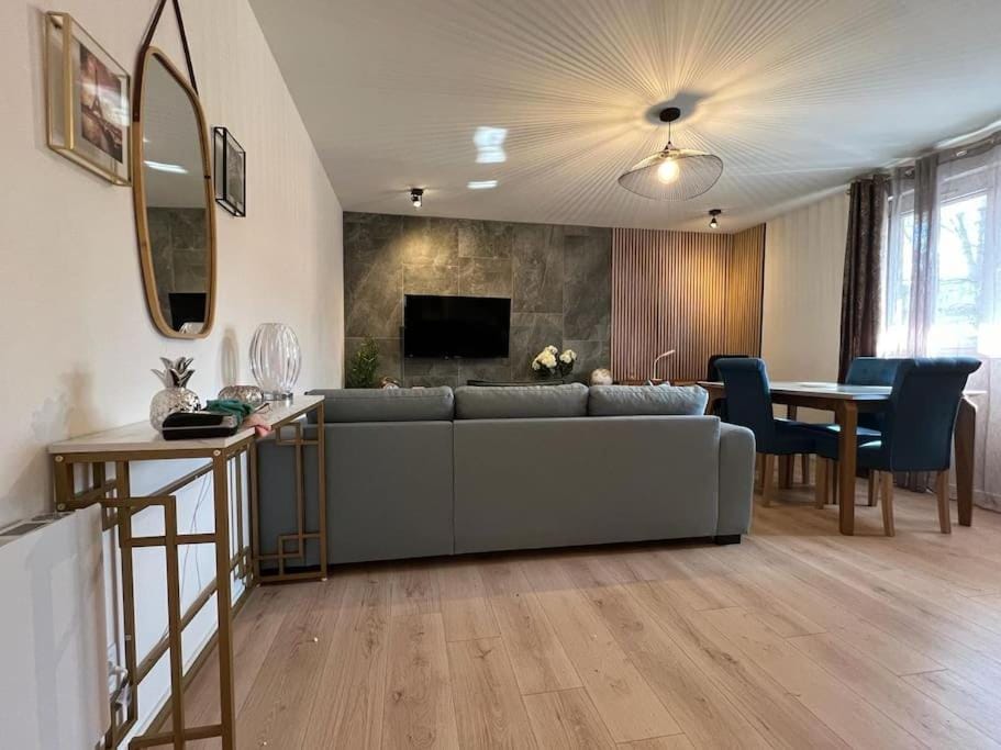 Hôpital Bicêtre - Metro 14 et 7 - Free Parking - Ascenseur - Flex Check in - Check out Apartment in Île-de-France