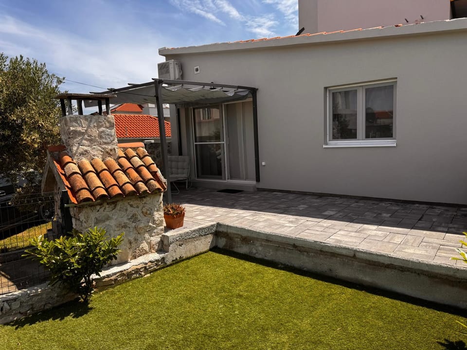 Apartment UNA Apartment in Murter