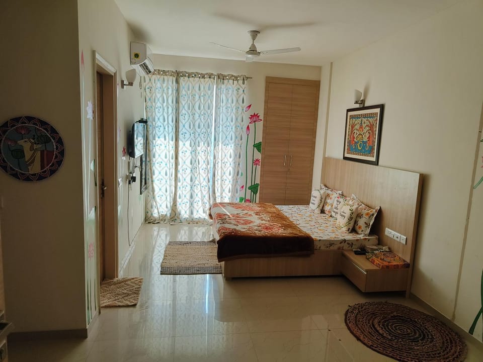 Vasudev Kutumb Atithi Devo Bava Apartment in Uttar Pradesh