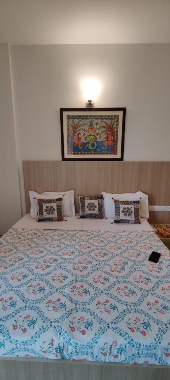 Vasudev Kutumb Atithi Devo Bava Apartment in Uttar Pradesh