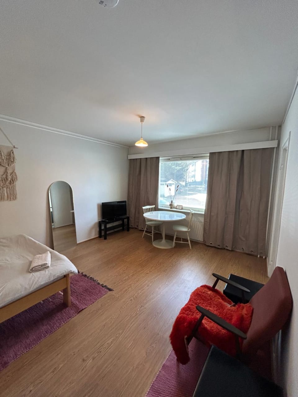 TV and multimedia, Living room, Photo of the whole room, Seating area, Dining area