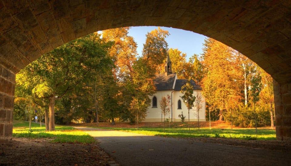 Nearby landmark, Hiking, Autumn