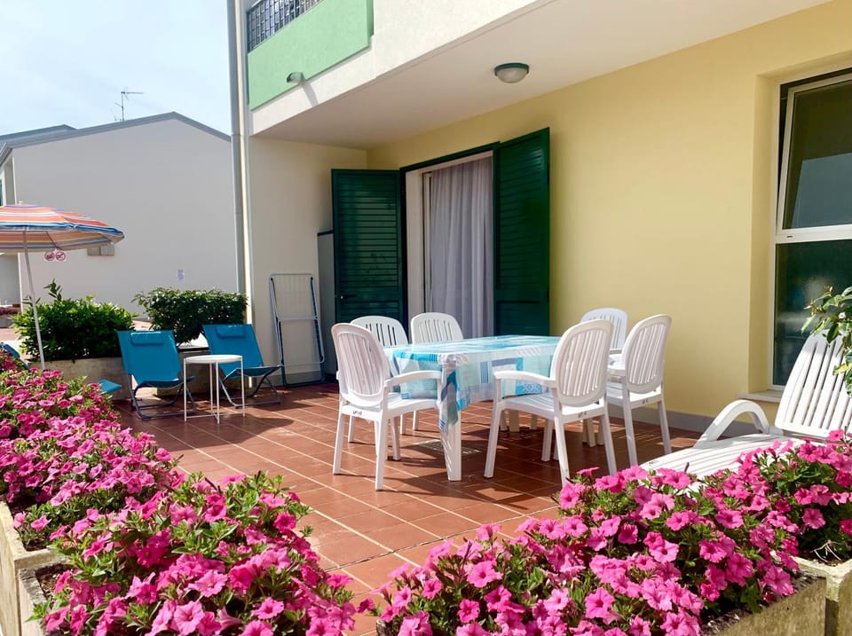 Apartment Caorle de Lux 3min from the BEACH, swimming pool, parking Apartment in Porto Santa Margherita