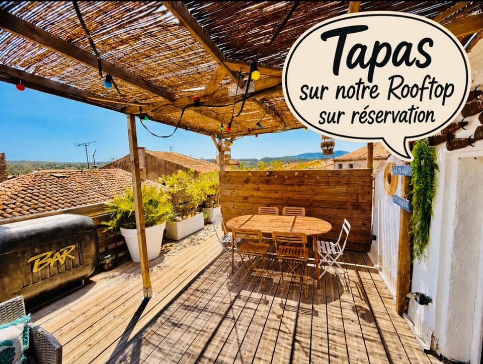 Patio, Dining area, Mountain view