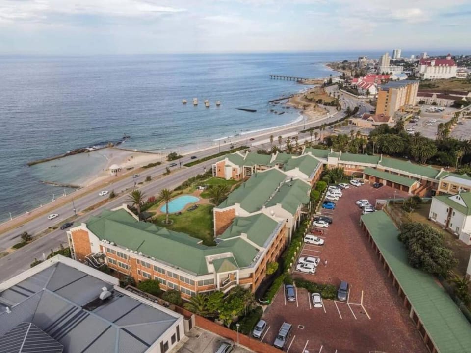 142 Brookes Hill Suites Holiday Resort Apartment in Port Elizabeth