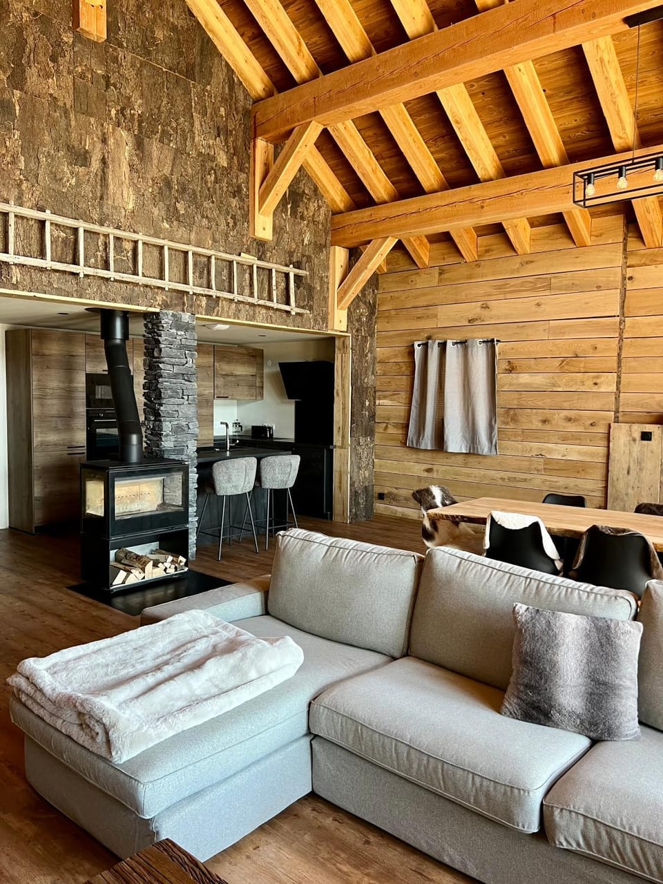 Nouveau chalet d'architecte Le Lauzaret sauna et jacuzzi Villard-Reculas Chalet in Provence-Alpes-Côte d'Azur