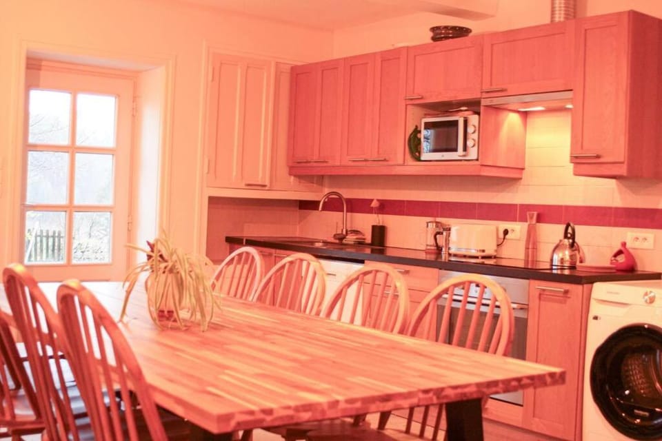 Kitchen or kitchenette, Dining area, dishwasher, oven, stove, toaster