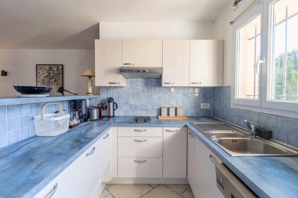 Coffee/tea facilities, Kitchen or kitchenette, dishwasher, minibar, pet friendly, stove, toaster