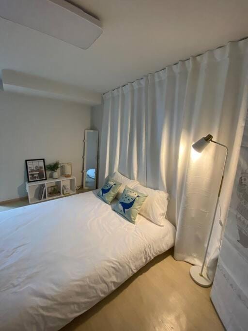 Bed, Bedroom