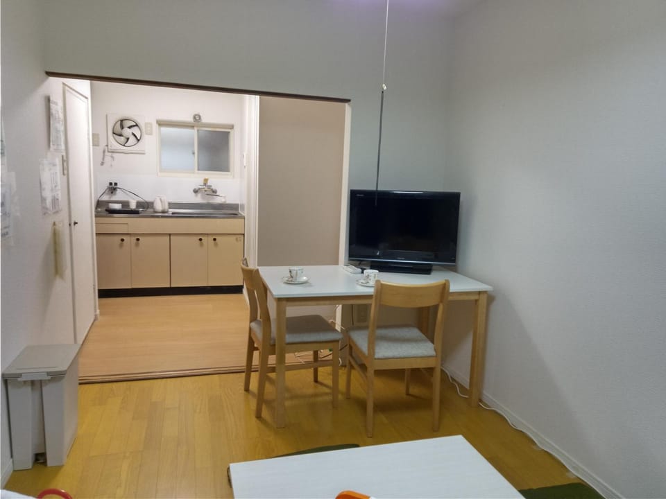 アサカヤマ　ゲストハウス Apartment in Osaka