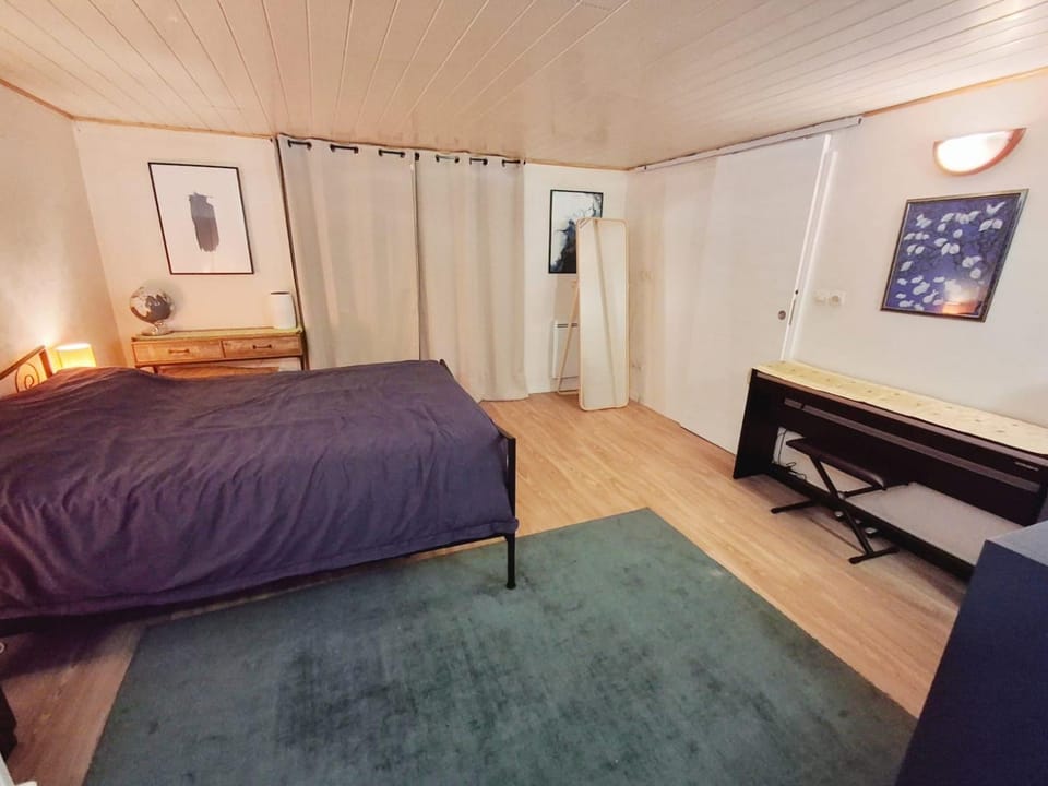 Private 1 bedroom flat with Garden Access in Le Pecq Apartment in Saint-Germain-en-Laye