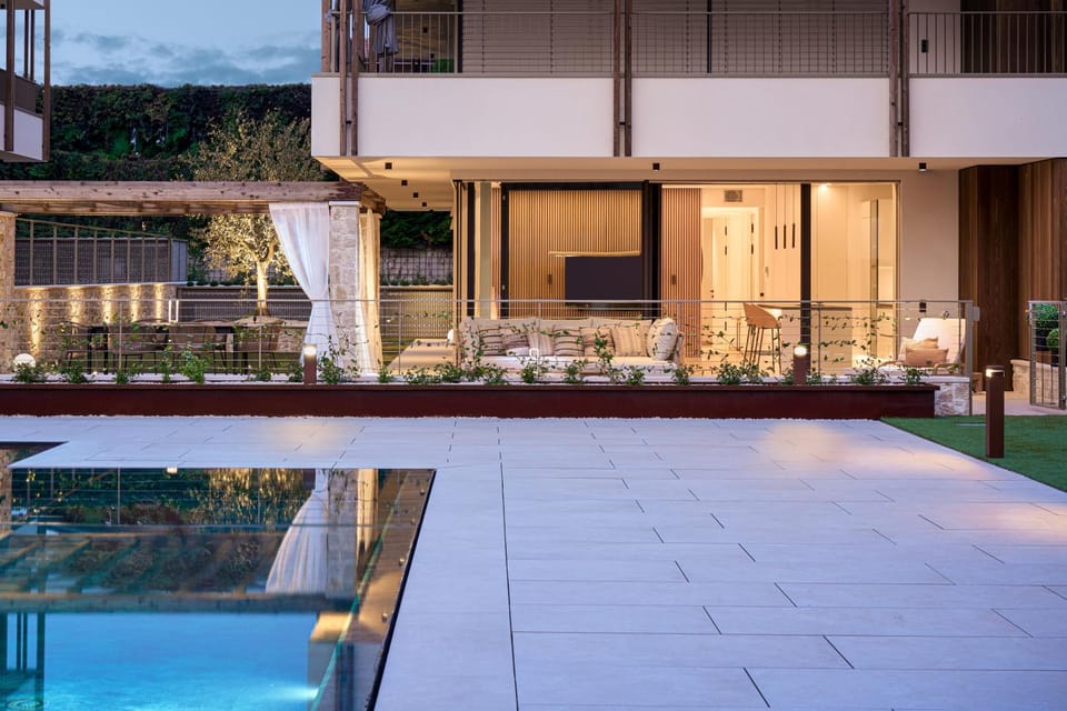 Property building, Patio, Day, View (from property/room), Balcony/Terrace, Balcony/Terrace, Pool view, Swimming pool, sunbed