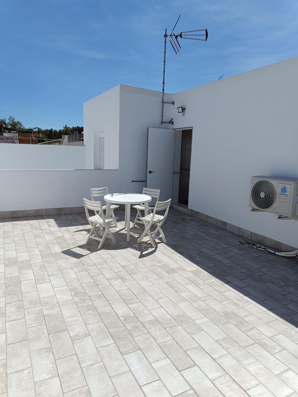 Off site, Balcony/Terrace