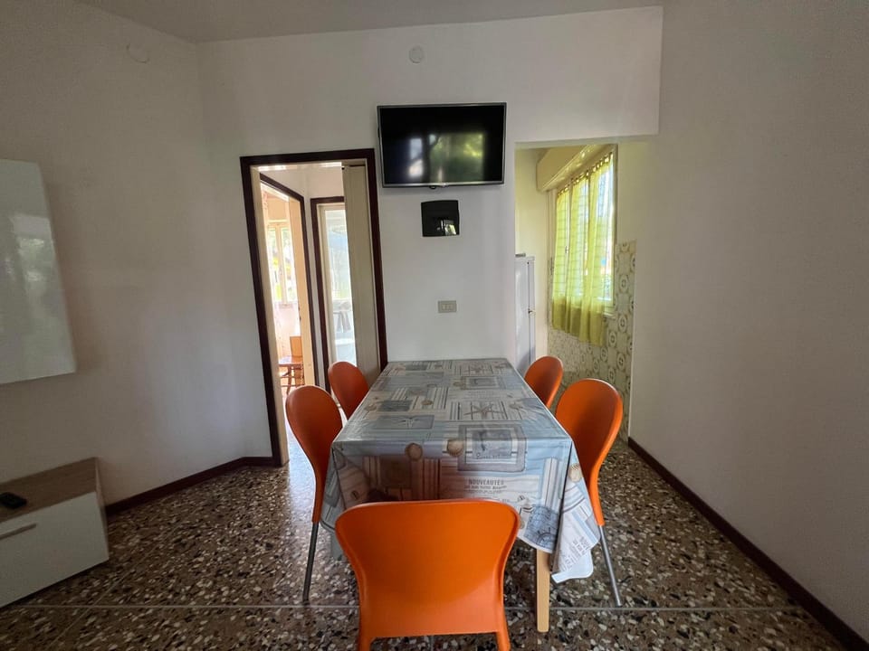 TV and multimedia, Dining area