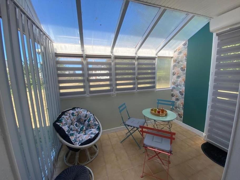 Charmant logement avec 2 véranda Apartment in Brittany