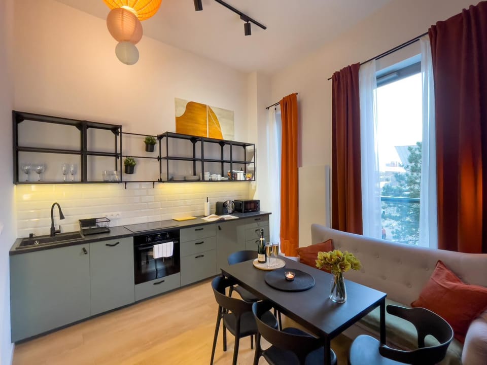 Kitchen or kitchenette, Dining area, minibar, pet friendly, stove
