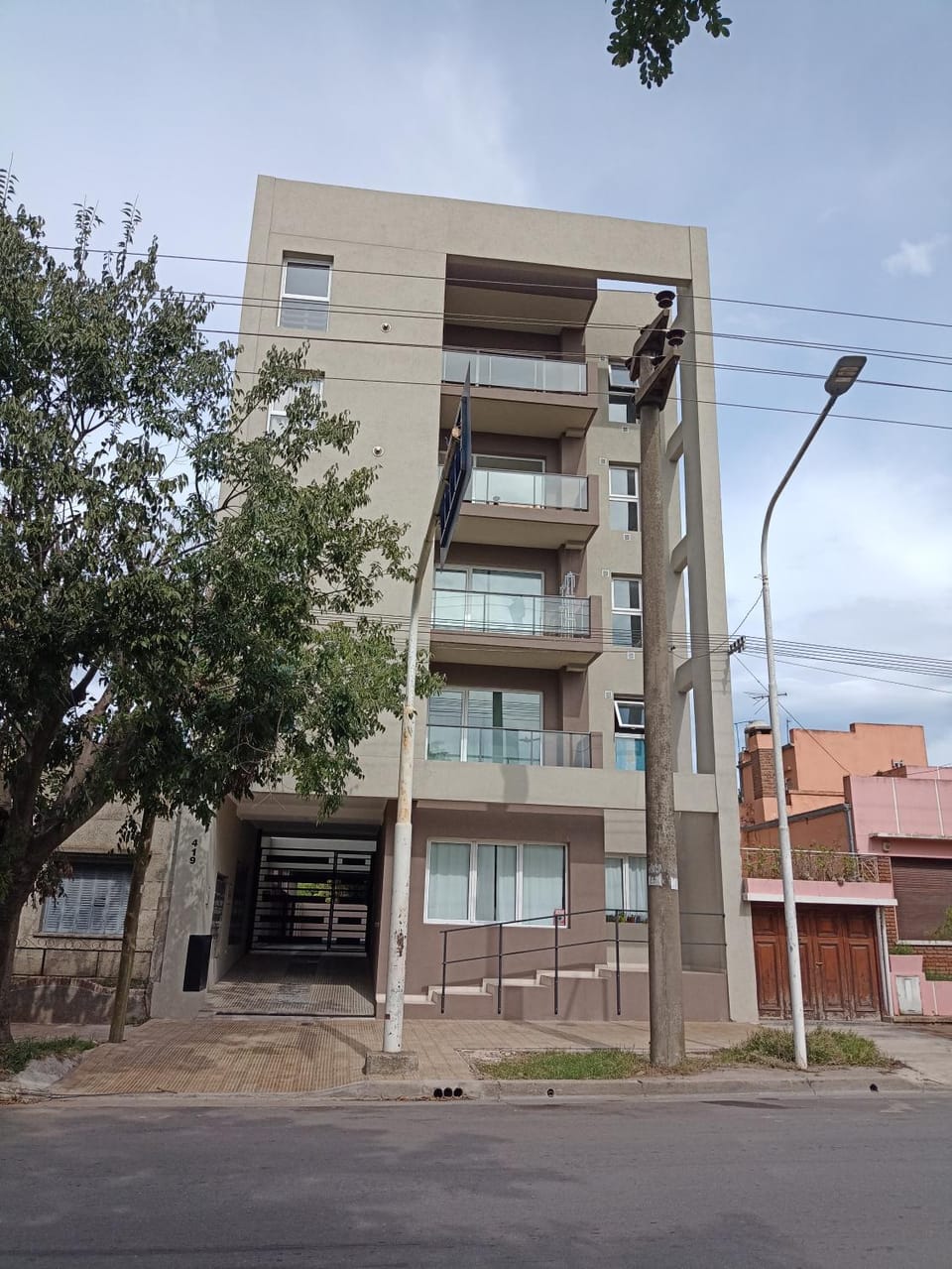 Facade/entrance