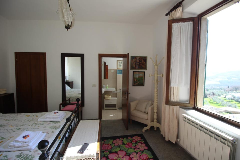 View (from property/room), Photo of the whole room, Bedroom