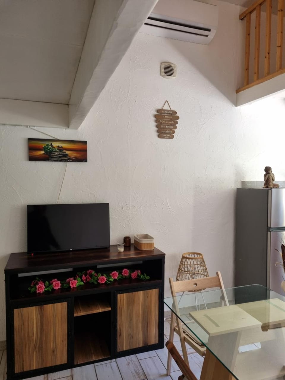 Loft studio avec mezzanine, limitrophe Monaco Apartment in Roquebrune-Cap-Martin
