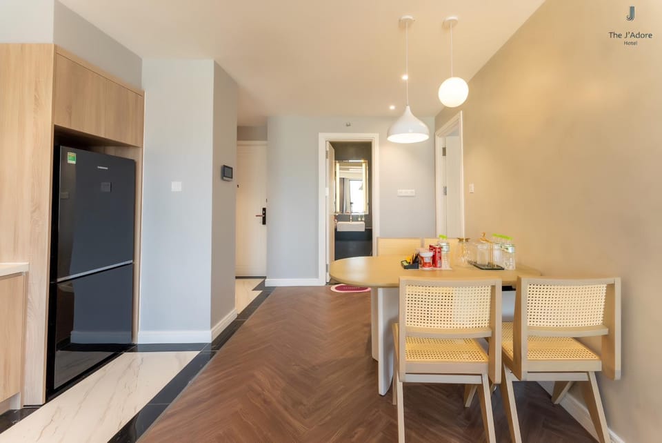 Kitchen or kitchenette, Living room, Seating area, Dining area, minibar, oven, pet friendly, wardrobe