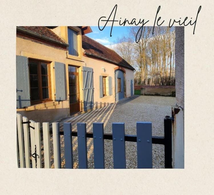 Le Nid'Ainay Maison de Village entièrement rénovée House in Centre-Val de Loire