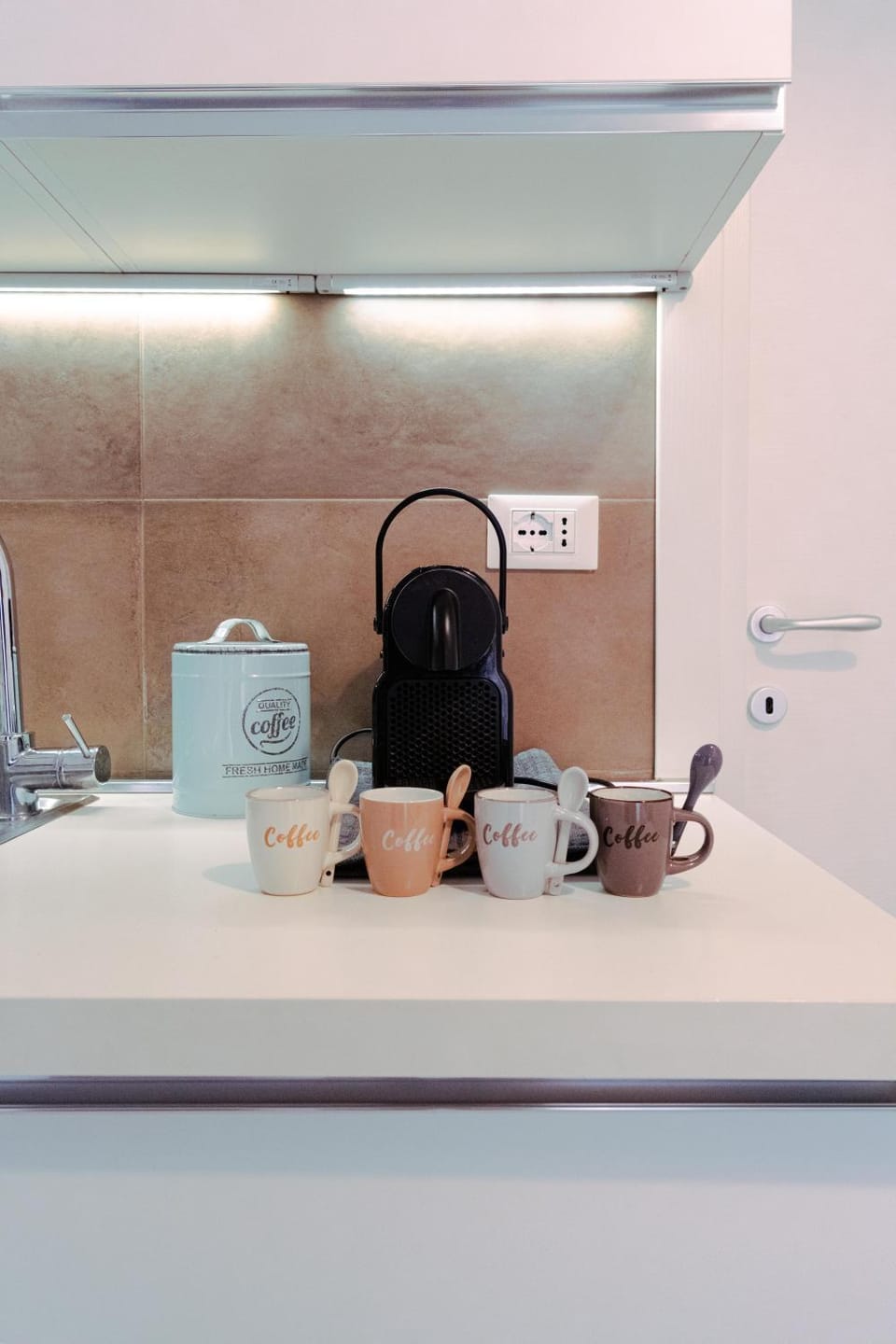 Coffee/tea facilities, Kitchen or kitchenette