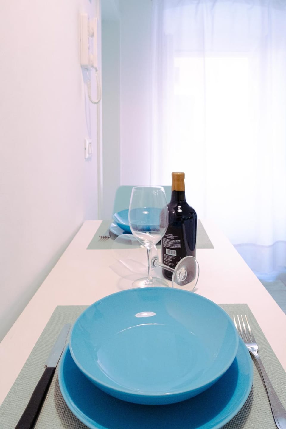 Food and drinks, Photo of the whole room, Dining area, Drinks, kitchen