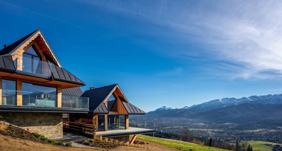 Spring, View (from property/room), City view, Landmark view, Mountain view