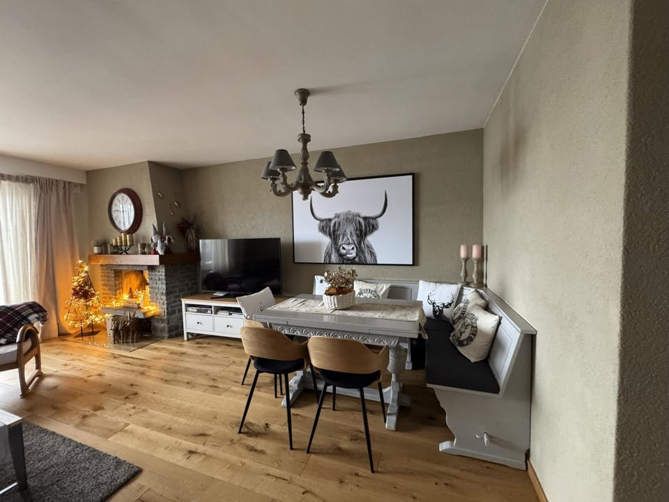 Living room, Dining area