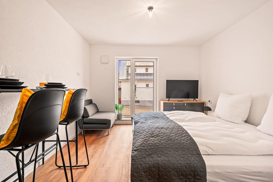 TV and multimedia, Dining area, Bedroom