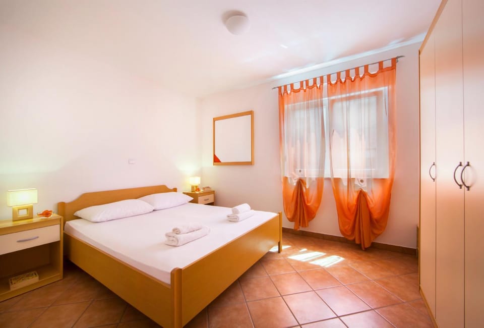 Decorative detail, Bedroom
