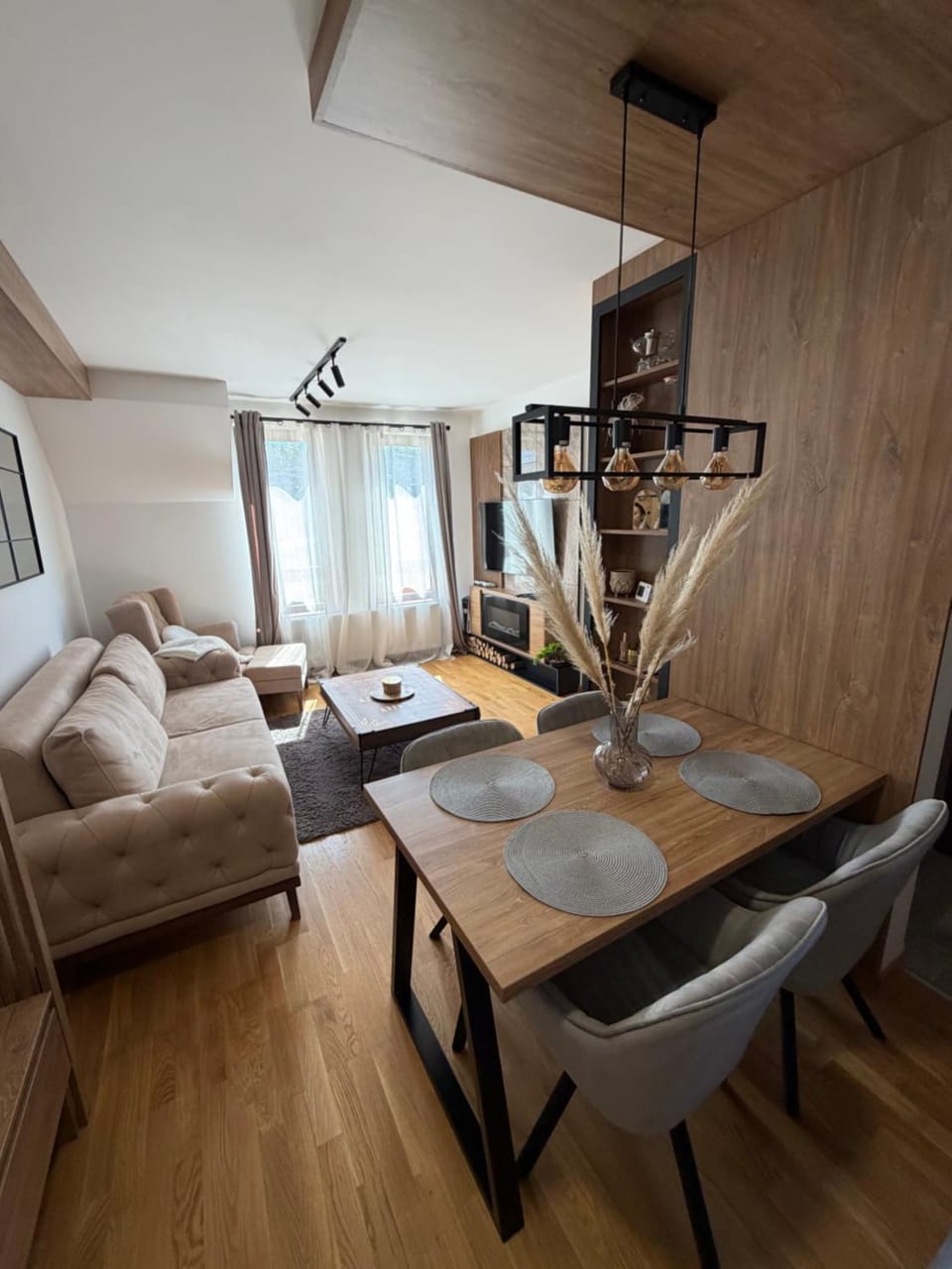 Living room, Dining area