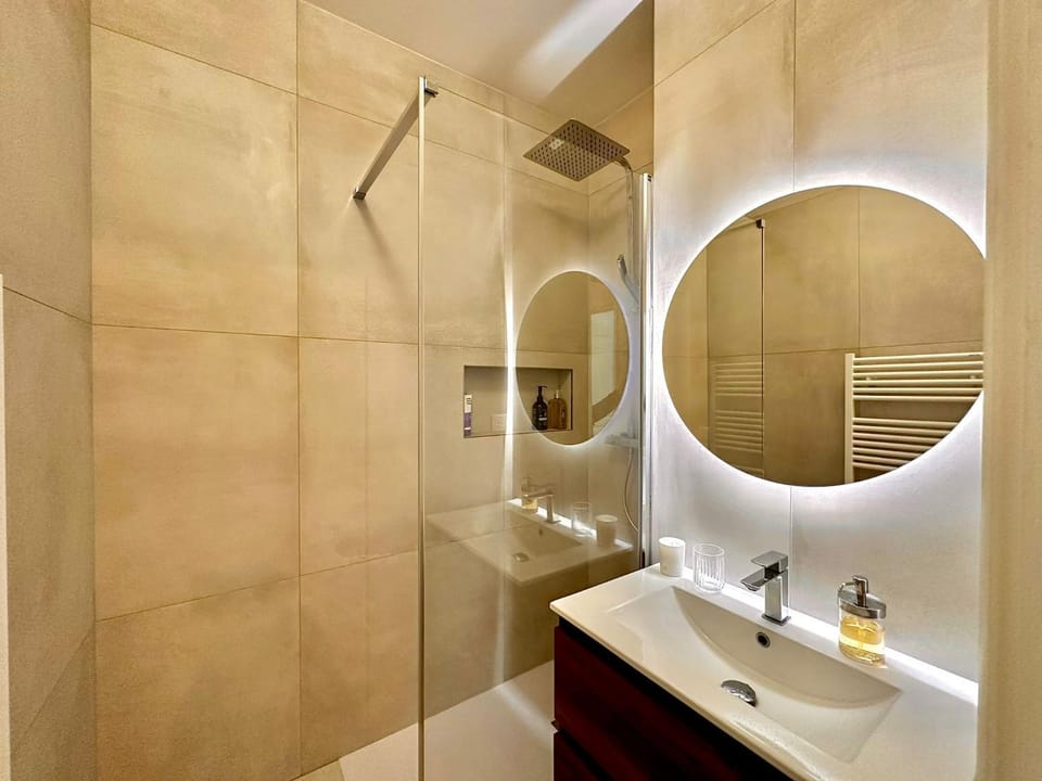Shower, Bathroom