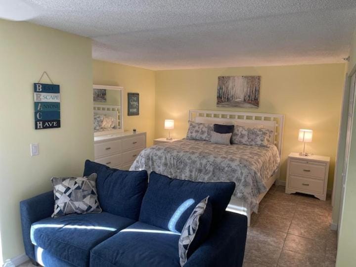 Seating area, Bedroom