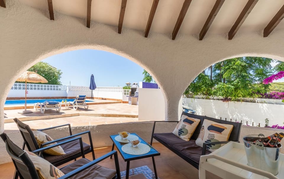Patio, Balcony/Terrace, Seating area