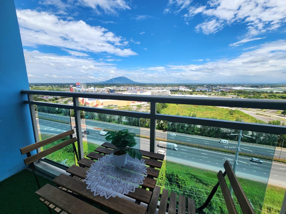 All His Place Staycation - Azure North Residences Apartment hotel in Calabarzon