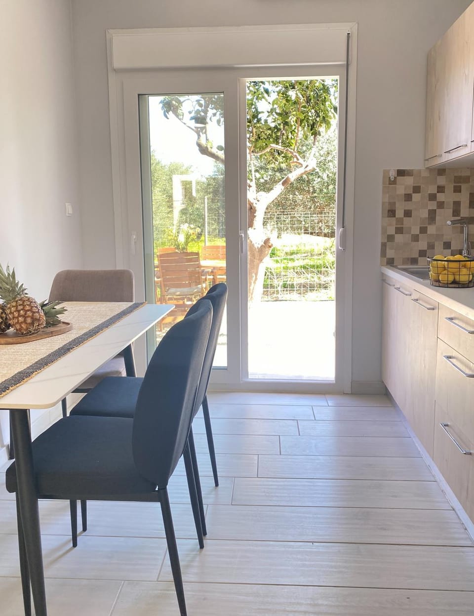 Patio, View (from property/room), Kitchen or kitchenette, Garden view