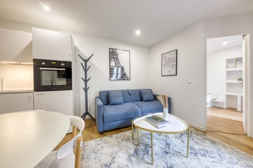 Bed, Coffee/tea facilities, Kitchen or kitchenette, Living room, Seating area, Dining area, dishwasher, fireplace, minibar, oven, pet friendly, stove, washing machine
