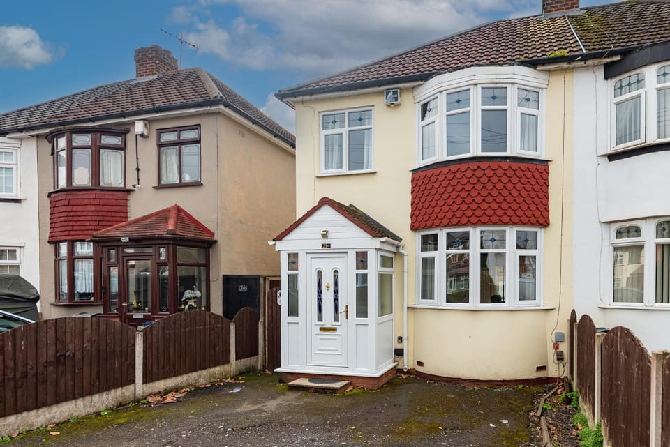 Property building, Day, Neighbourhood, Street view