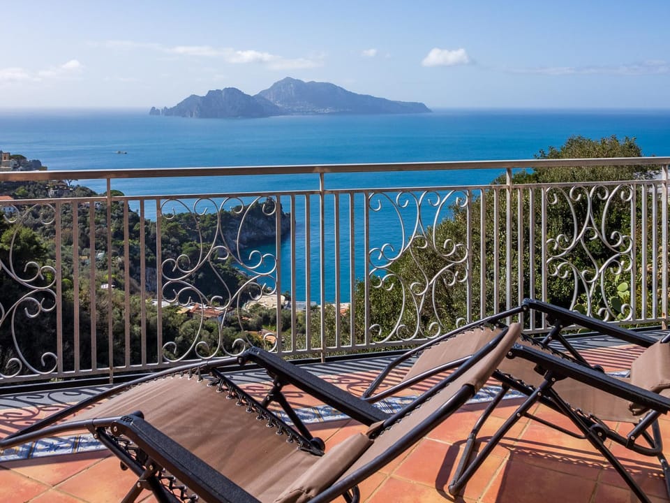 Nearby landmark, View (from property/room), Balcony/Terrace, Balcony/Terrace, Sea view, sunbed