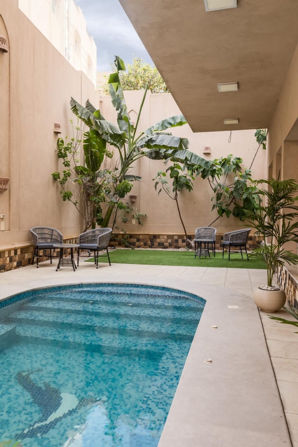 Patio, Day, Garden, Garden view, Pool view, Swimming pool, sunbed