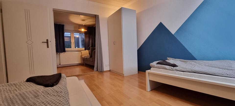 Photo of the whole room, Bedroom