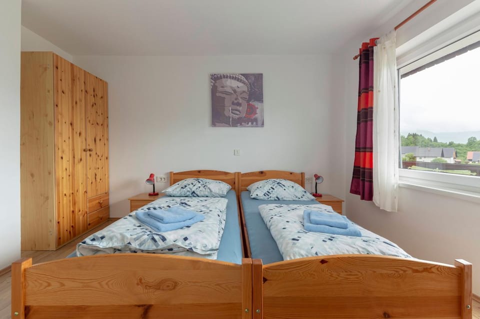 Bed, View (from property/room), View (from property/room), Photo of the whole room, Bedroom