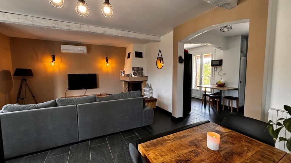 Chez Jenn- Jolie maison climatisée avec piscine House in Provence-Alpes-Côte d'Azur