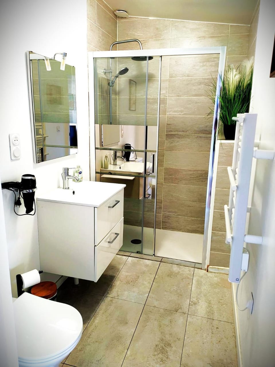 Shower, Toilet, Bathroom, heating