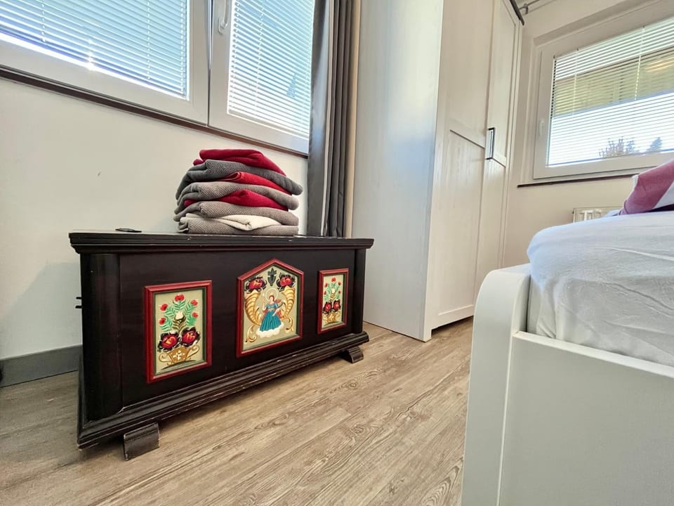 Bed, Decorative detail, Bedroom, towels, wardrobe