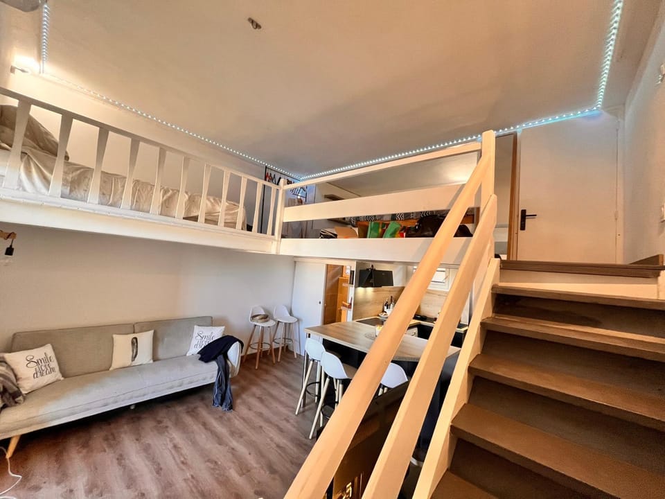 Appartement cosy à 100 m de la plage ac vue sur mer Apartment in Occitanie