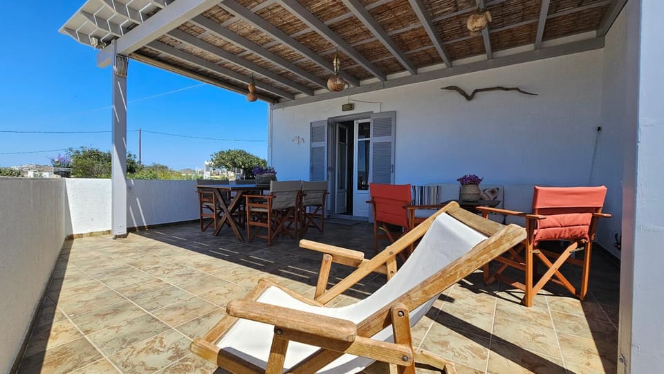 View (from property/room), Balcony/Terrace, Dining area, sunbed