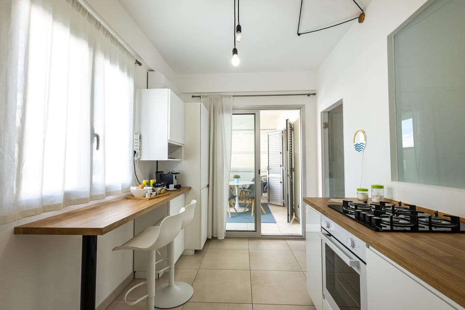 Kitchen or kitchenette, oven, stove