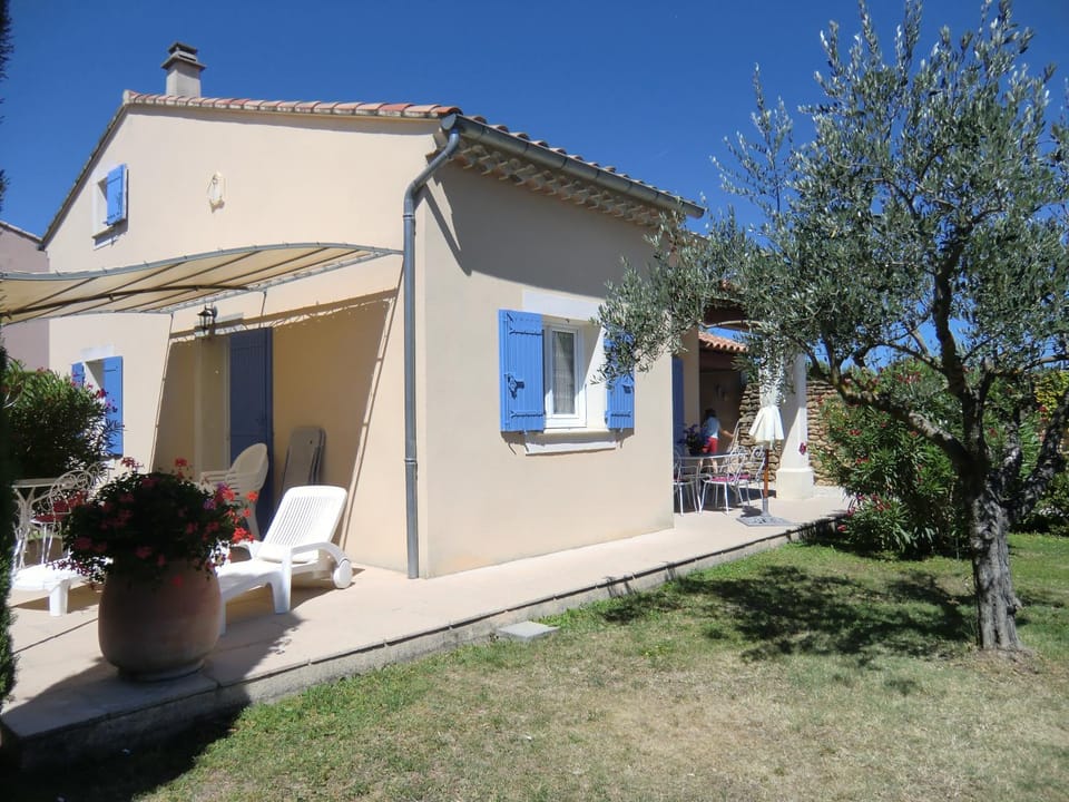 Property building, Garden, Garden view